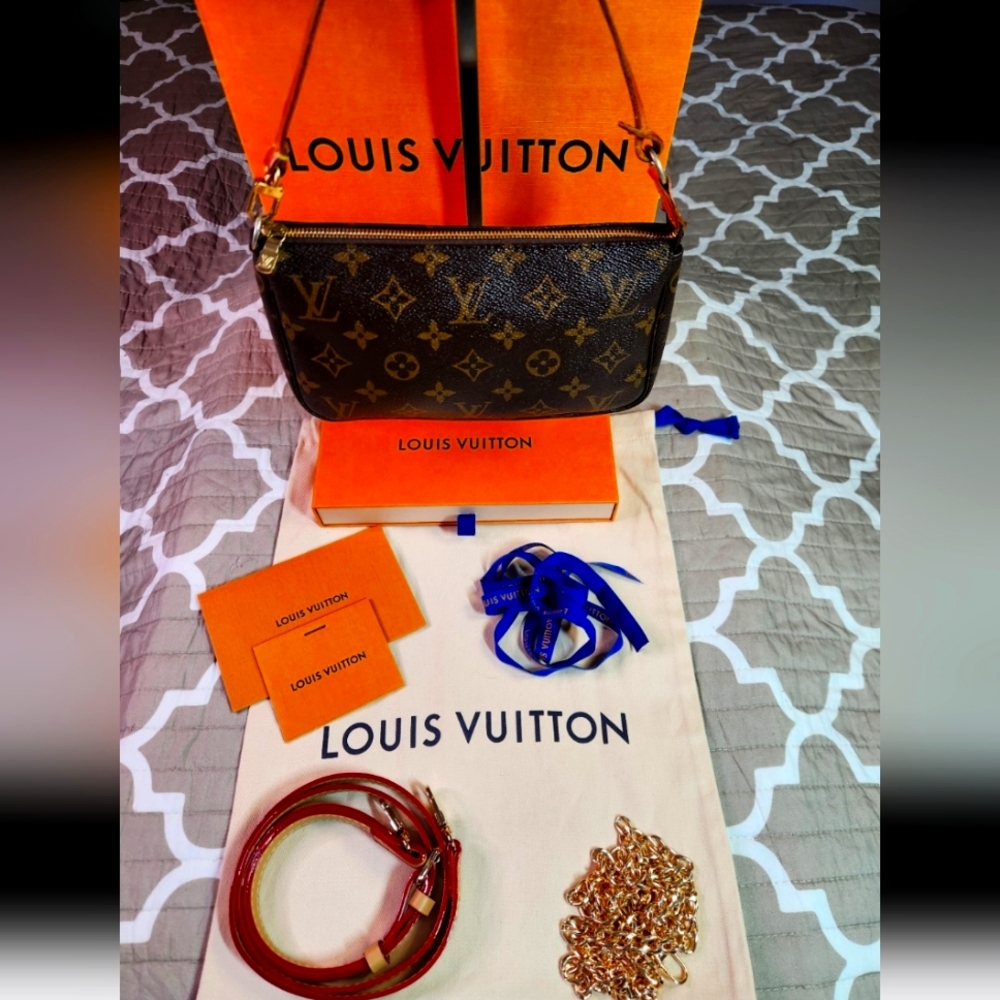 Louis Vuitton Pochette Accessories DATE STAMPED AR0929
